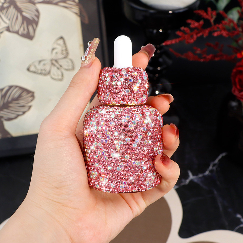 軽贅沢トラベルエッセンス エッセンシャルオイルスキンケア製品 - Luxury Skincare Essence のレビューと価格